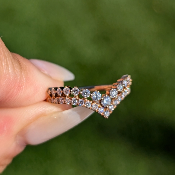 14K Rose Gold Double Row Diamond V Curve Ring Band - Picture 2 of 9